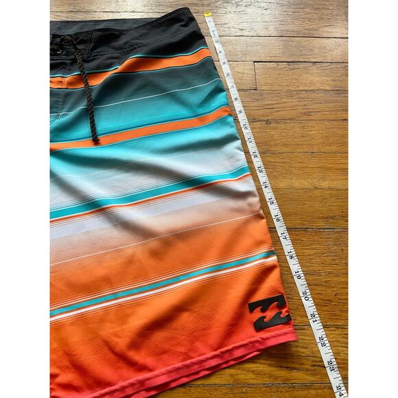 BILLABONG 22" Multicolored Stripe Boardshorts sz 38 - Picture 11 of 12